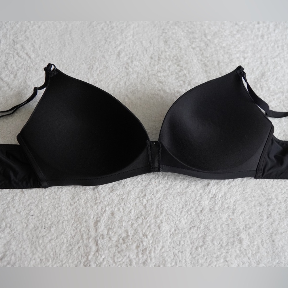 Victoria’s Secret wireless Black Women's Bra - Picture 4 of 7